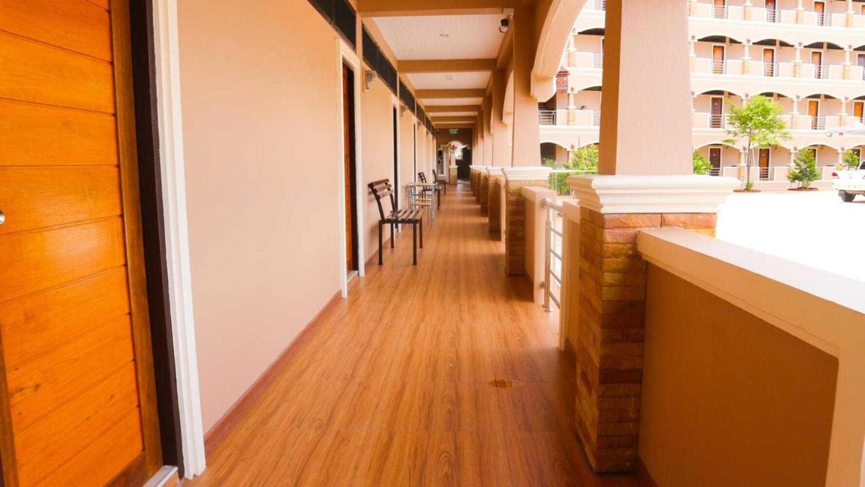 Capital O 75521 Sang Siri Apartment Samut Songkhram Extérieur photo
